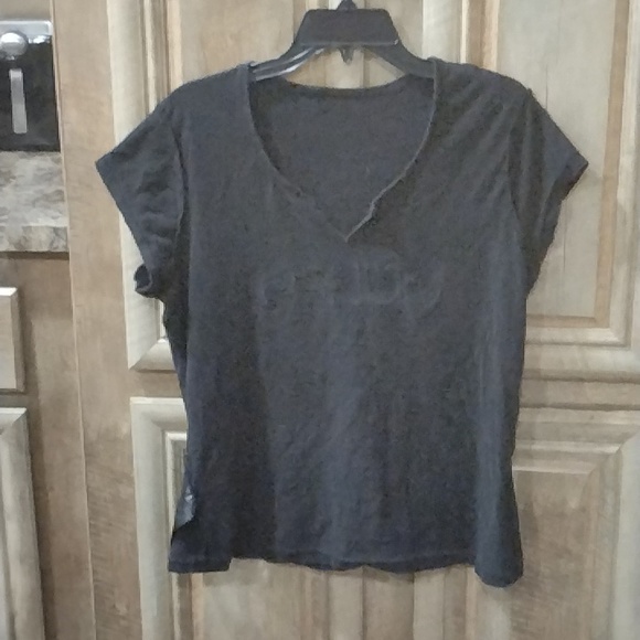 Pretty Pre-Owned Guess Brand Short Sleeve T-shirt (Black Color) - Picture 6 of 12